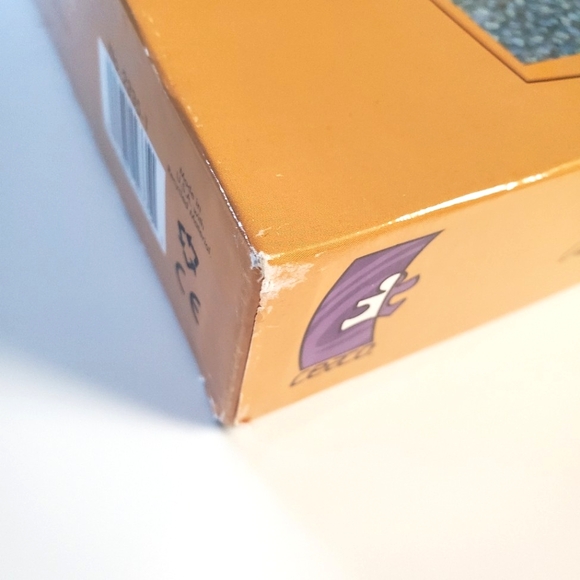 Lowell Herrero Beach Vacation Puzzle 550 Piece - Picture 9 of 11